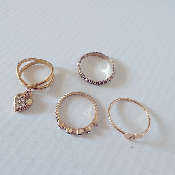 Gold tone boho ring set all different sizes layering rings 4 total - Picture 6 of 6